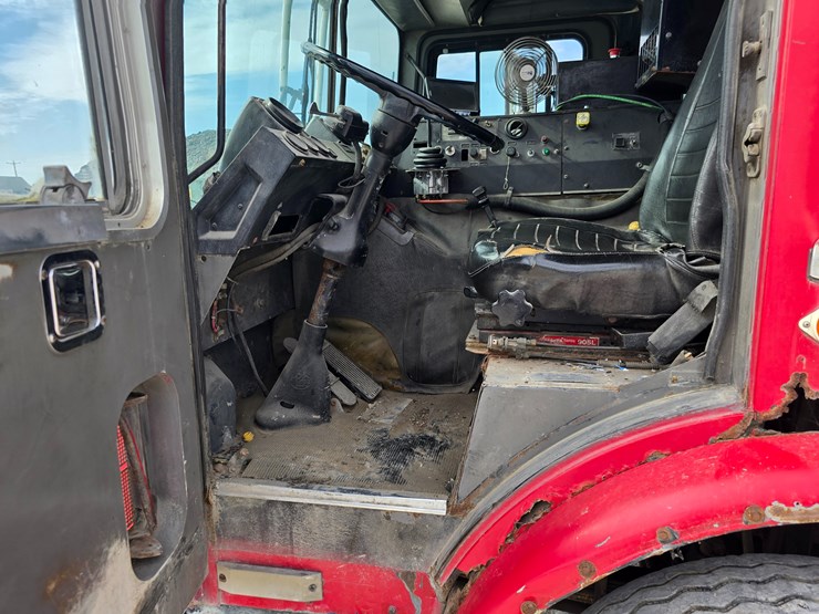 1996-mack-mr688s-image-47