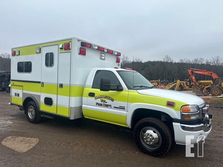 2006-gmc-sierra-3500-image-3