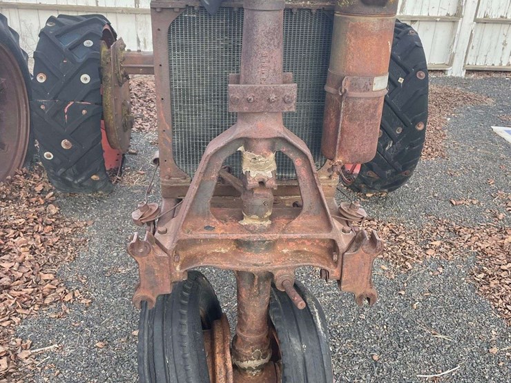 international-farmall-tractor---ritzville,-wa-image-4