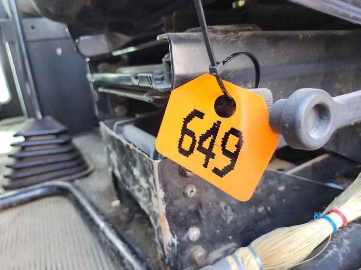 2011-kenworth-t800-image-2