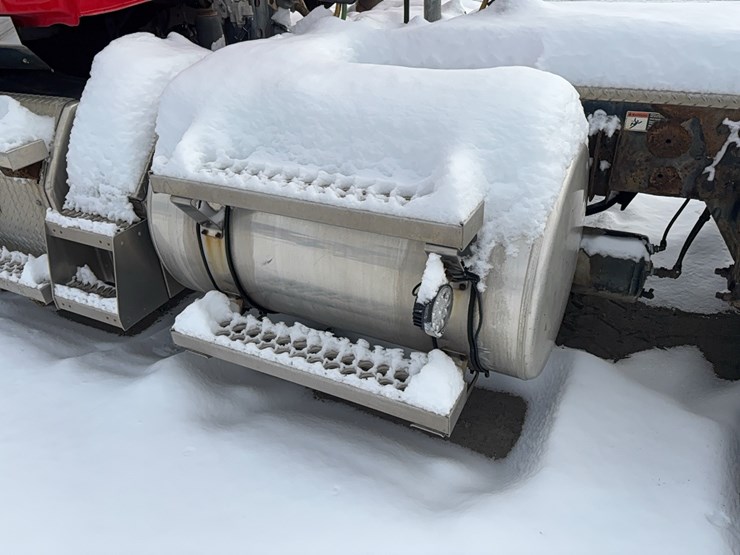 2017-western-star-4700sf-image-12