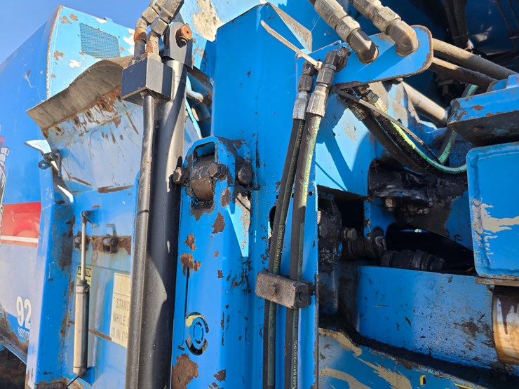 2013-peterbilt-320-image-83