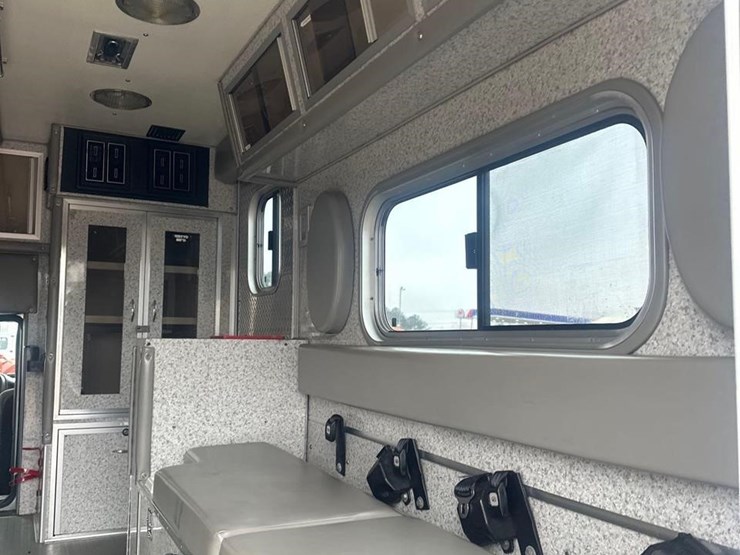 2006-gmc-sierra-3500-image-41