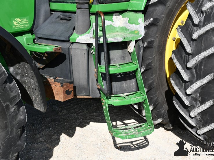 john-deere-8330-image-17