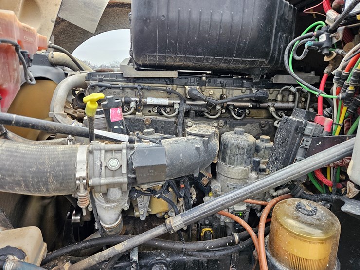 freightliner-122sd-image-53