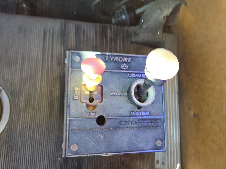 1988-freightliner-day-cab-semi-image-68