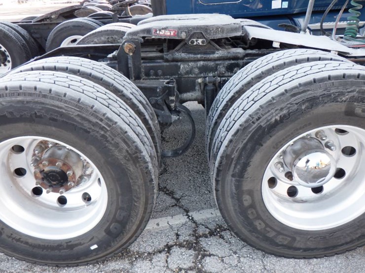 2018-peterbilt-579-image-4