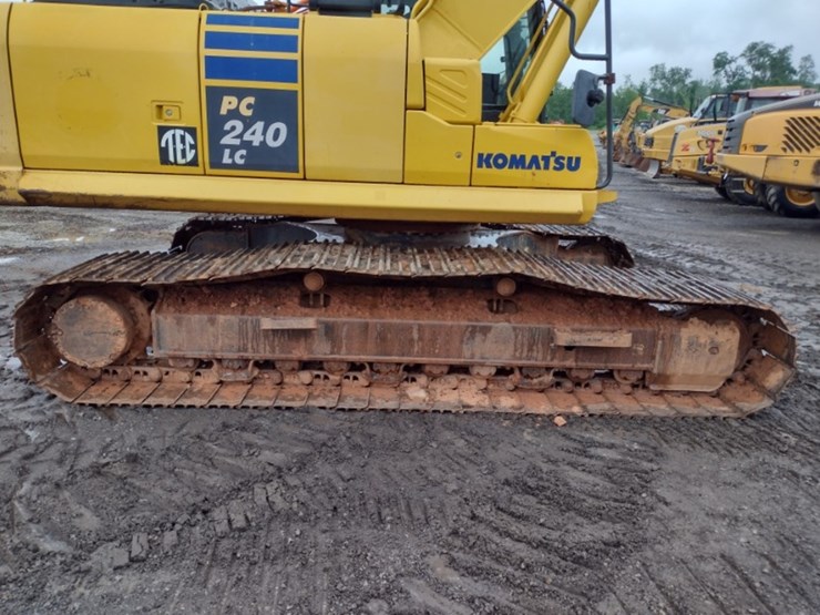 komatsu-pc240-lc-11-image-22