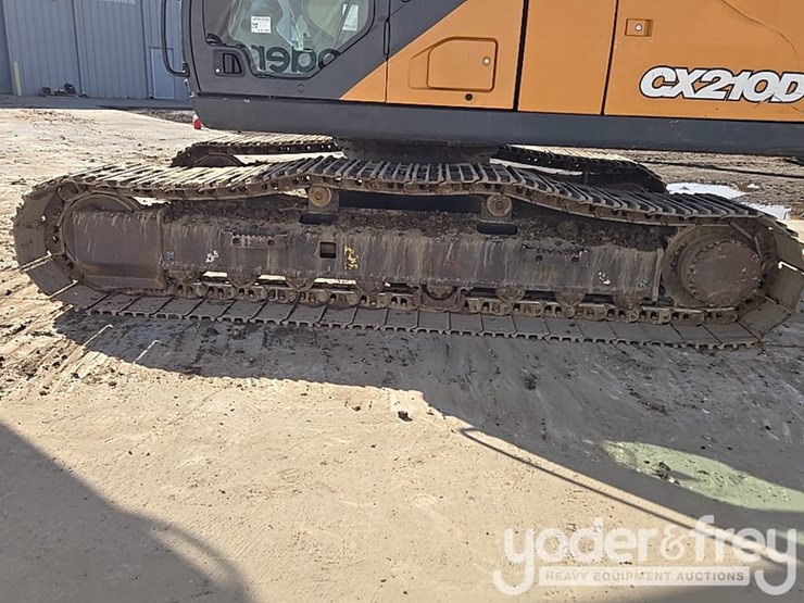 2021-case-cx210-lc-image-16