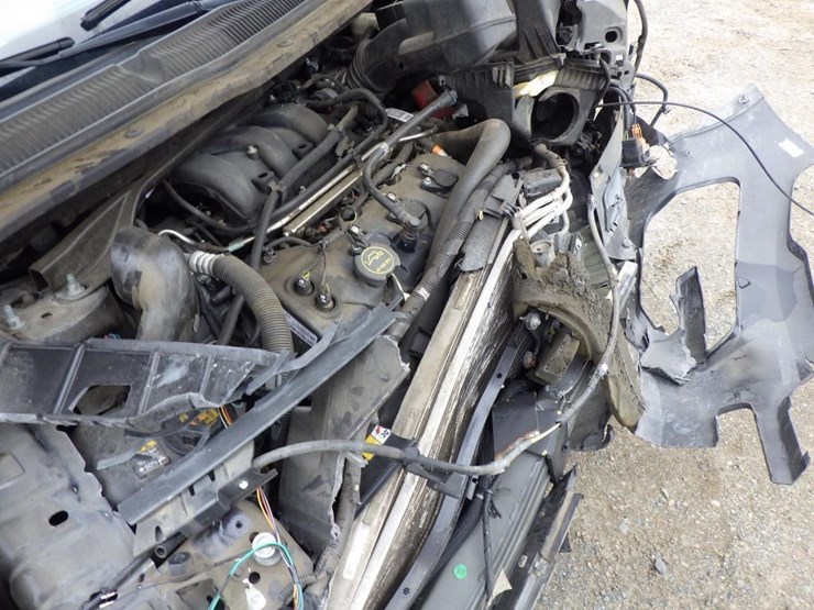 2019-ford-explorer-image-11