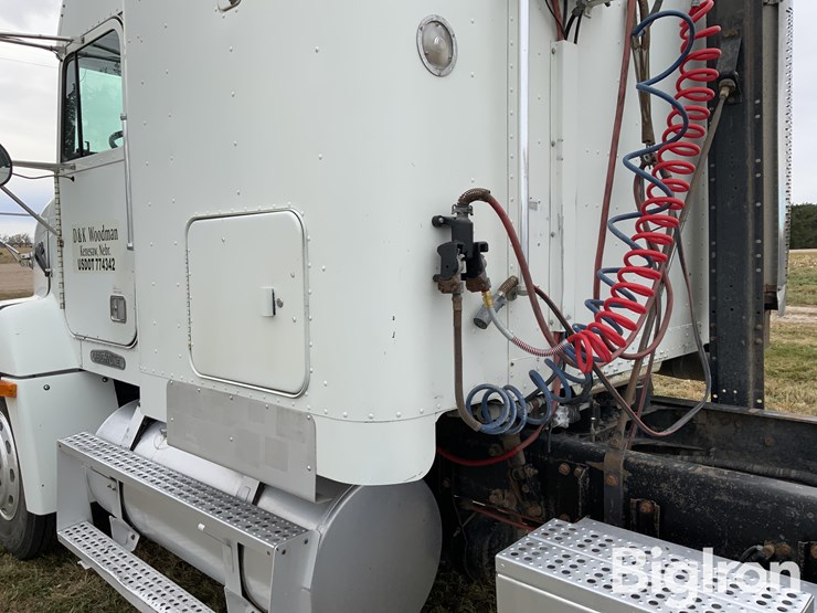 1996-freightliner-fld112-image-19