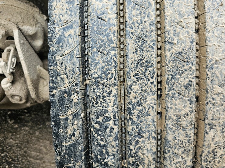 freightliner-columbia-120-image-63