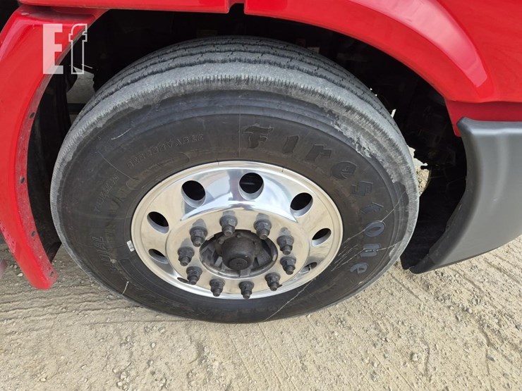 2018-freightliner-cascadia-113-image-10