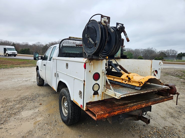 chevrolet-silverado-2500-image-11