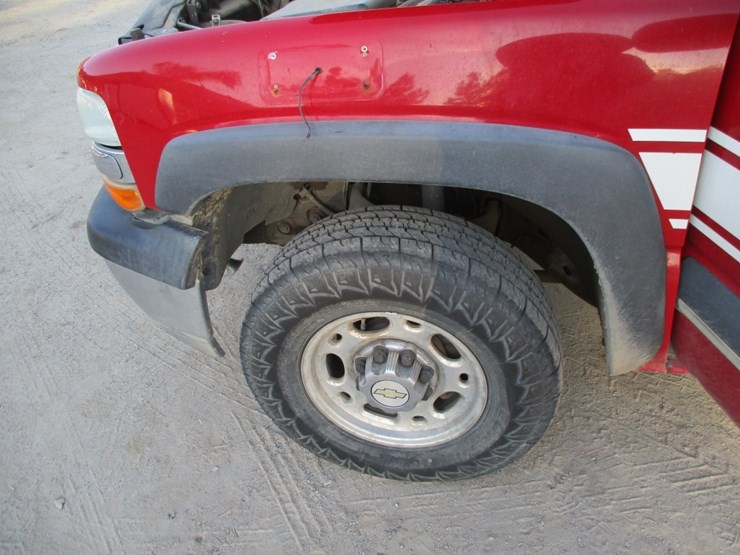 chevrolet-suburban-image-15