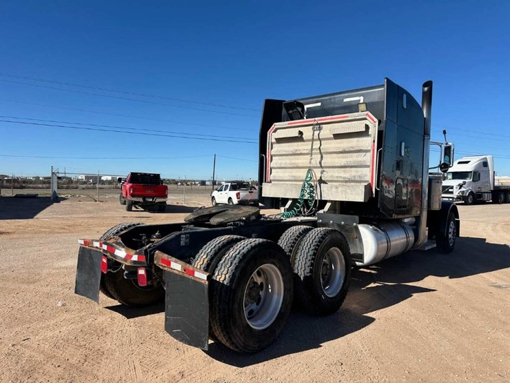 2006-peterbilt-379-image-4