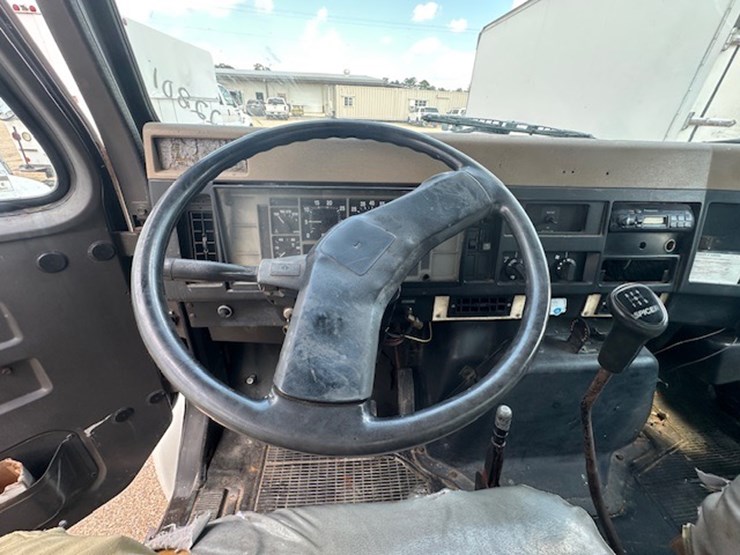 1994-international-4700-image-40