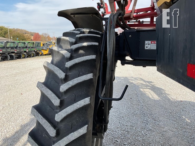 case-ih-patriot-3330-image-21