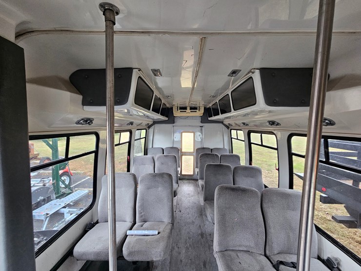 #21244-•-1996-ford-econoline-shuttle-bus-(non-runner)-image-30