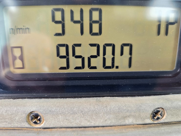 caterpillar-953d-image-110