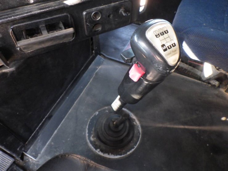 1998-freightliner-fld120-classic-image-19