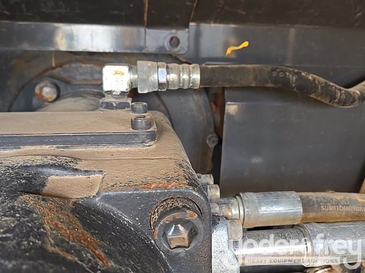 2021-case-cx210-lc-image-126