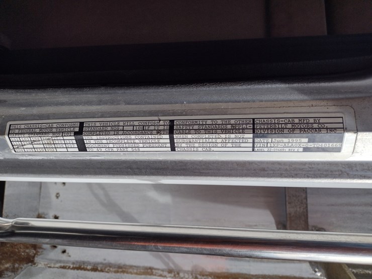 peterbilt-357-image-6