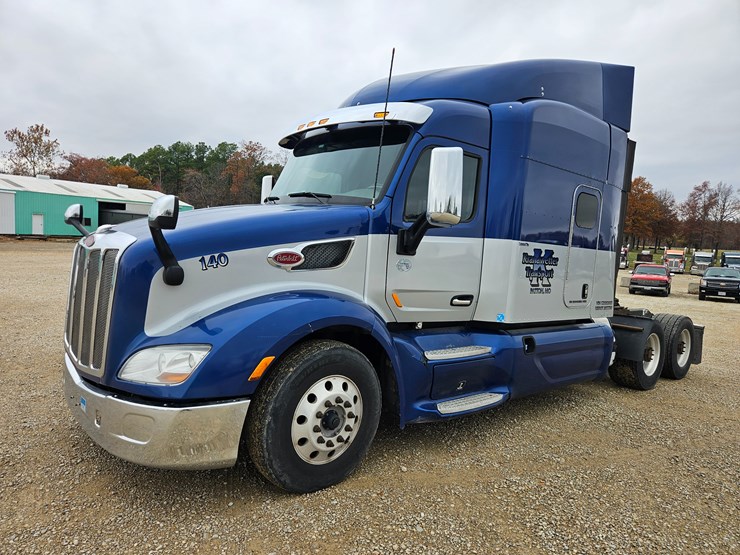 peterbilt-579-image-3