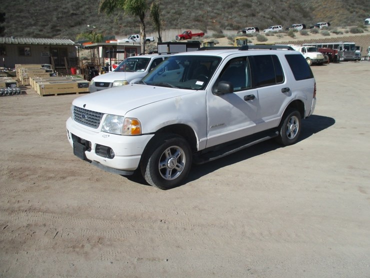 ford-explorer-xlt-image-1