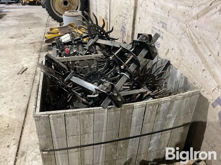 hiniker-spiked-rolling-rotary-hoe-attachment-image-6