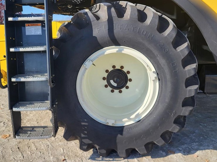 new-holland-cr9040-image-17