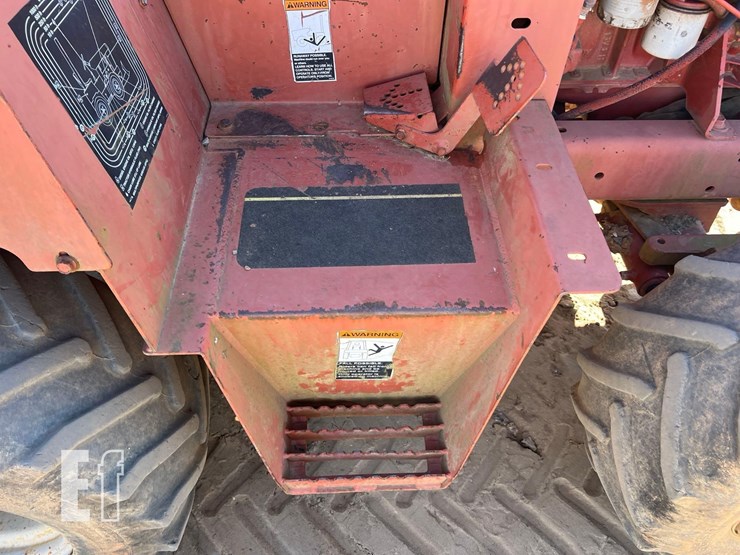 2004-ditch-witch-3700-image-18