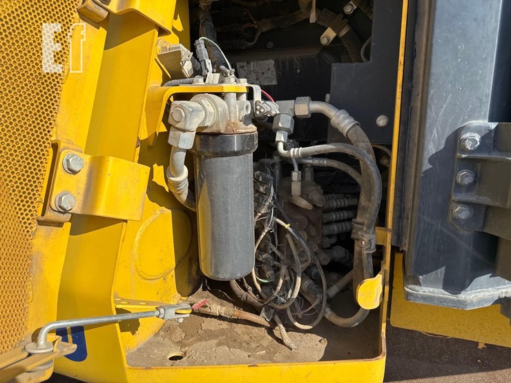 komatsu-d51pxi-22-image-22