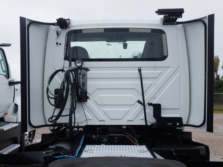 international-lt-image-11