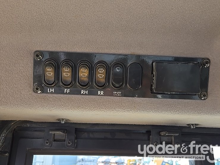 2018-komatsu-d61pxi-24-image-120