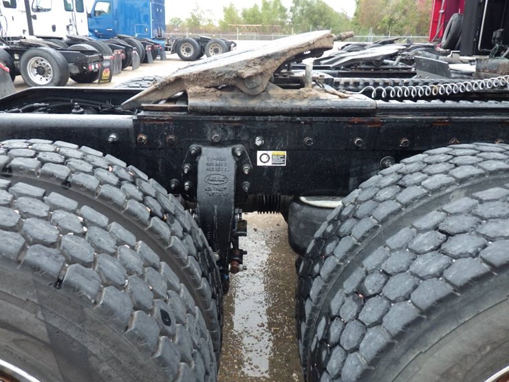 peterbilt-567-image-6