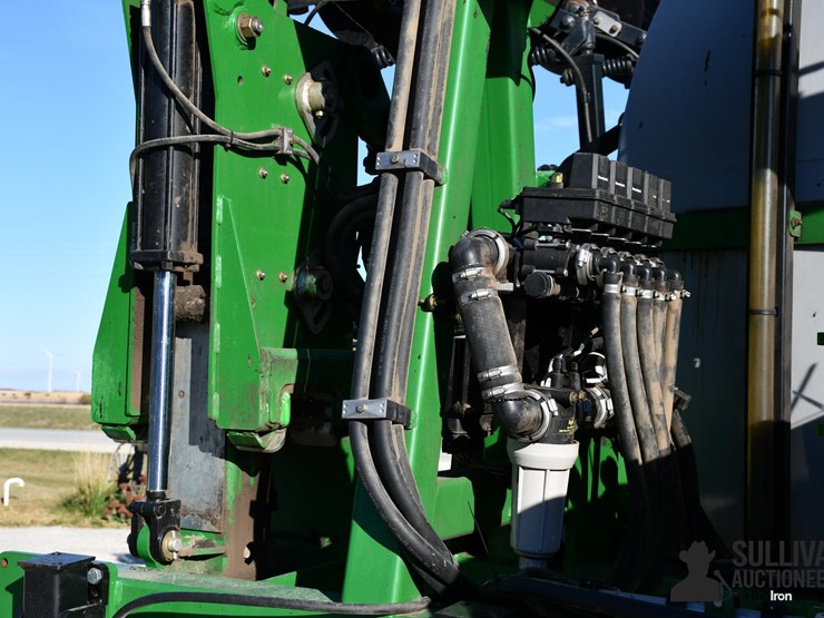 unverferth-2600-nutrimax-liquid-fertilizer-applicator-image-12