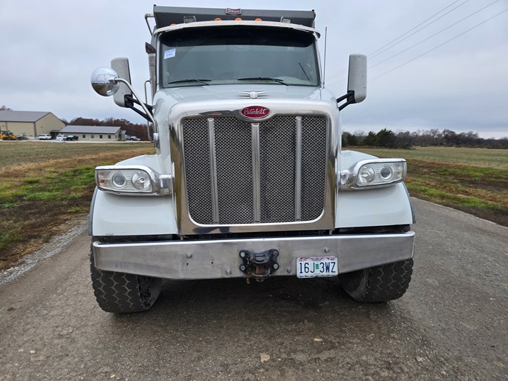 2020-peterbilt-567-image-52