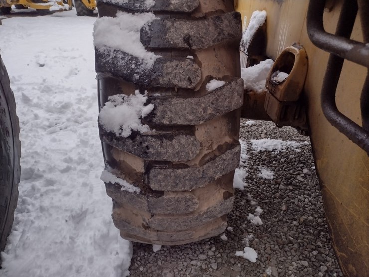 caterpillar-it24f-image-23