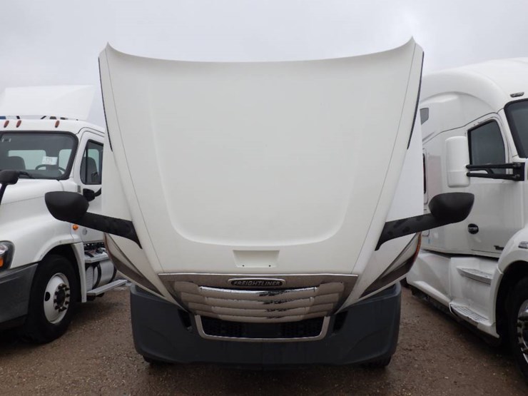 freightliner-cascadia-126-image-29