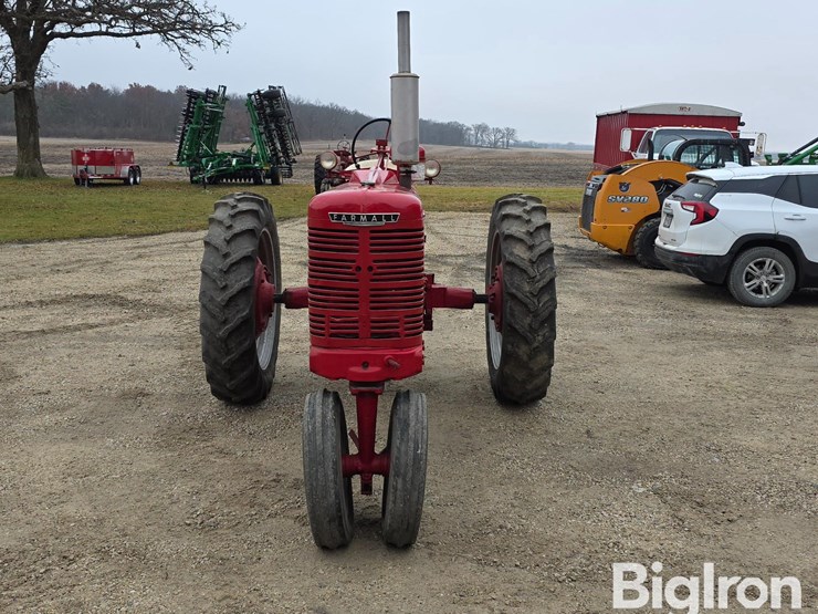 1951-farmall-m-2wd-tractor-image-2
