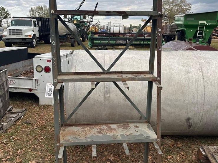 metal-storage-rack-image-1