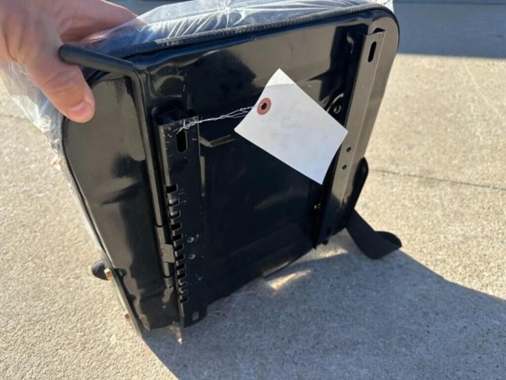 mower/tractor/utility-vehicle-replacement-seat-image-3