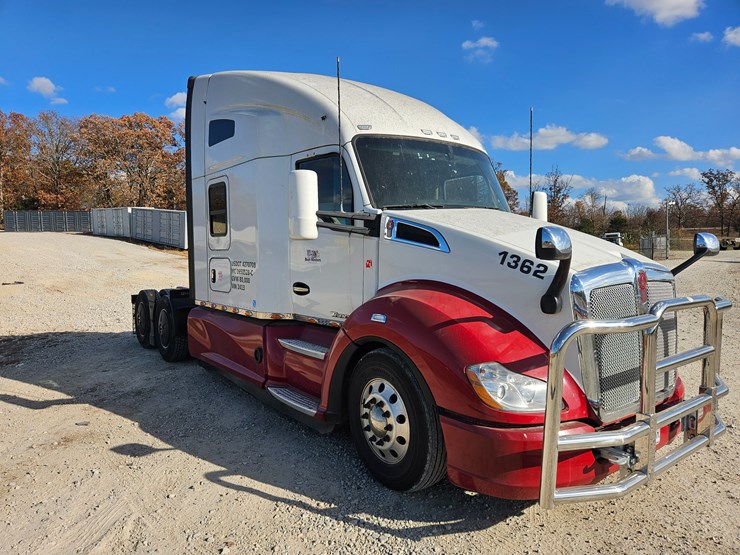 2021-kenworth-t680-image-27