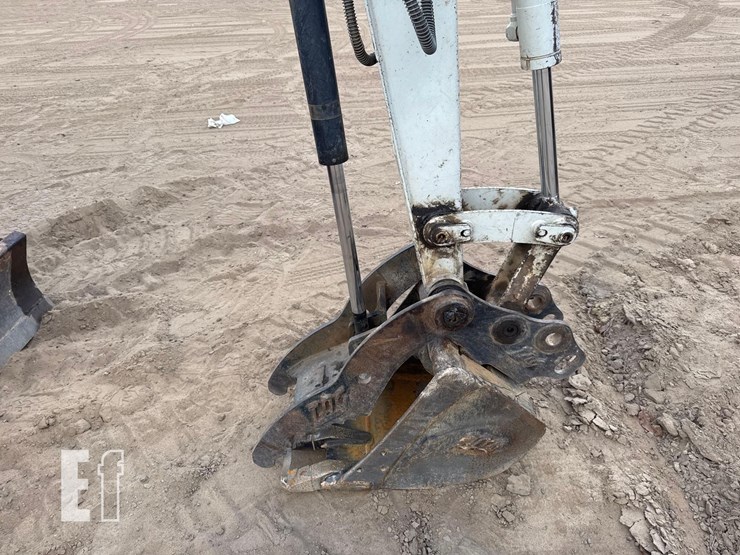 takeuchi-tb235-2-image-22