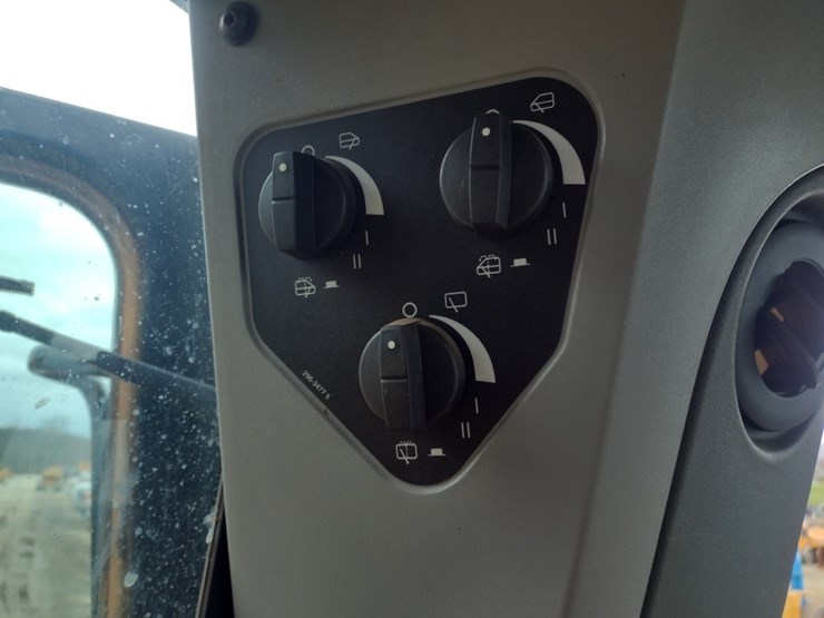 caterpillar-d7e-lgp-image-12