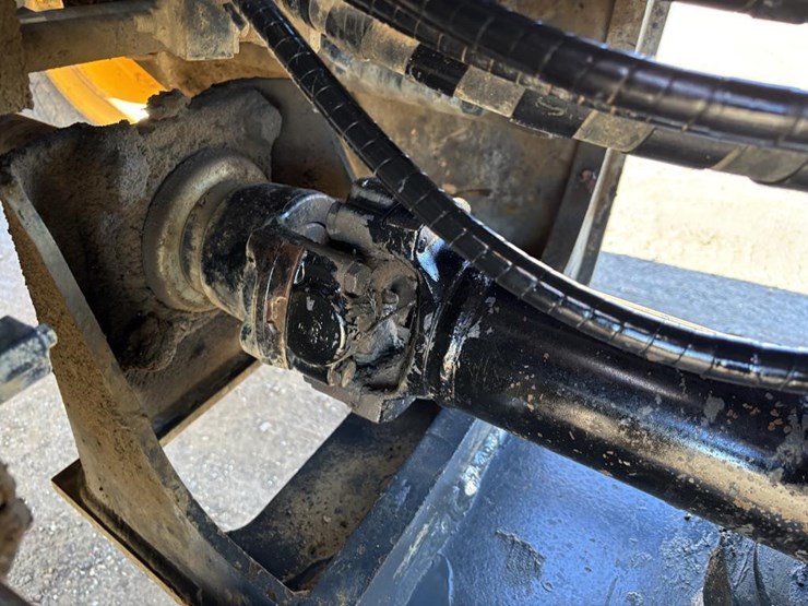 2014-komatsu-wa380-7-image-27