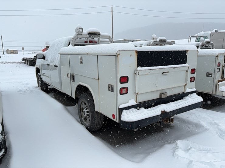 2017-chevrolet-2500hd-image-8