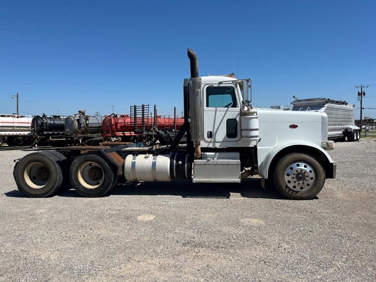 2012-peterbilt-388-image-4