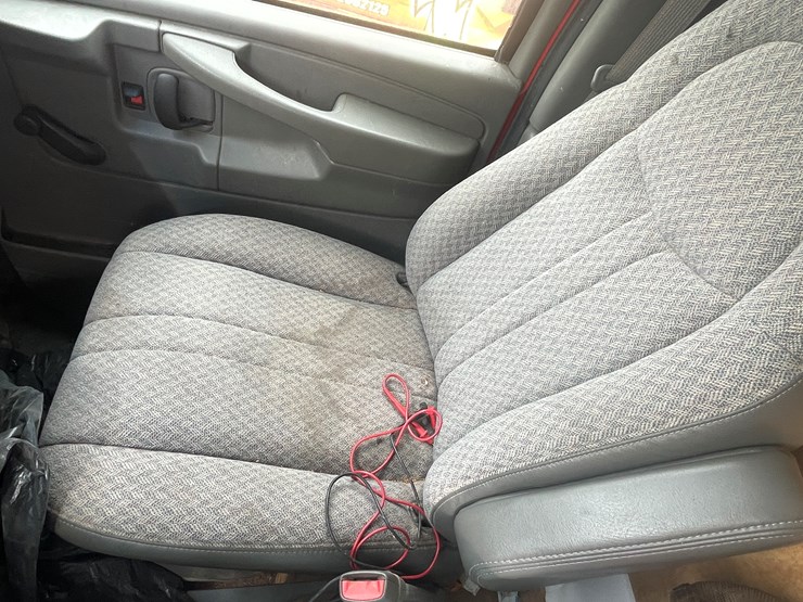 #1403-•-2005-chevy-cargo-van-(wi-title-in-delay)-image-59